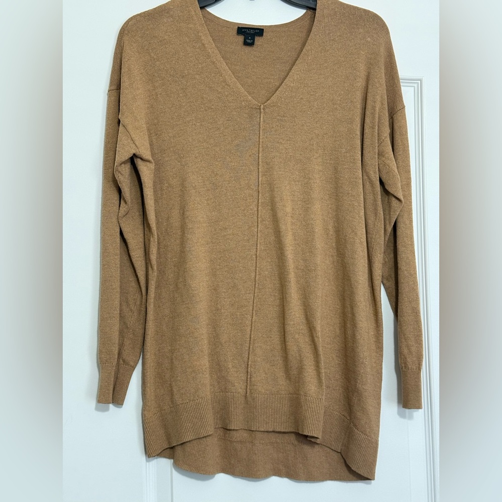 Ann Taylor Medium V-Neck Sweater in Tan